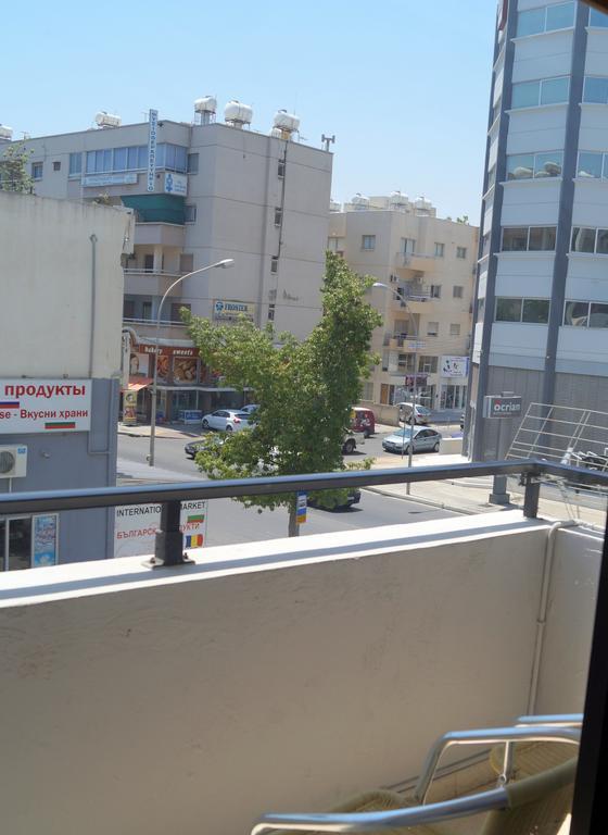 Destalo Court Larnaca Apartment Exterior foto